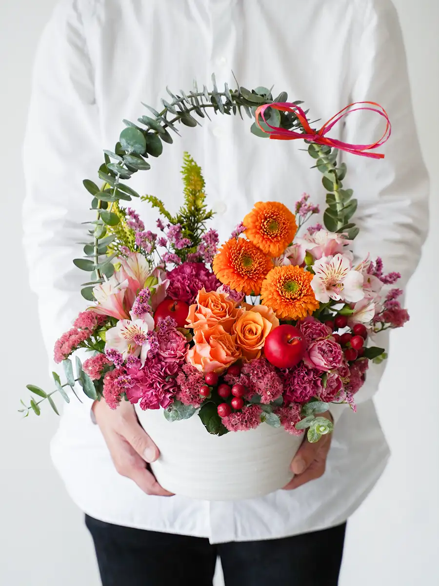 アーチの生花アレンジ ピンクオレンジ S｜フラスタ・楽屋花のSakaseru