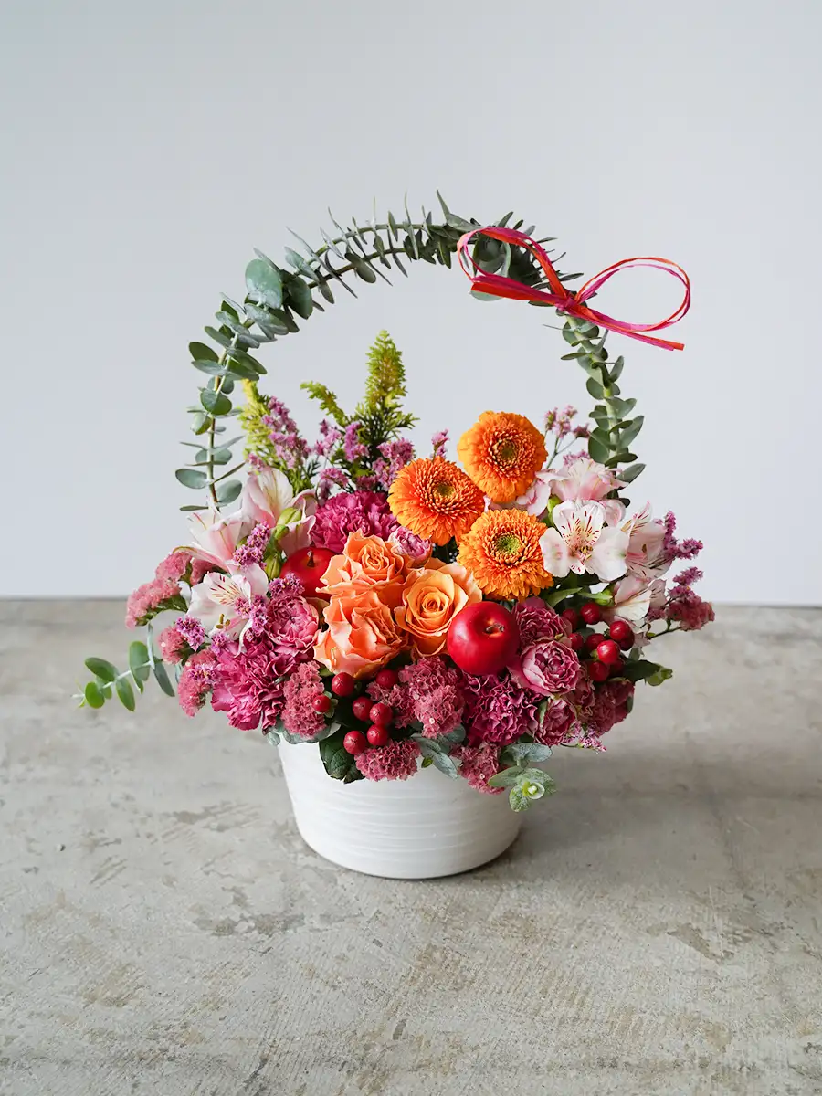アーチの生花アレンジ ピンクオレンジ S｜フラスタ・楽屋花のSakaseru