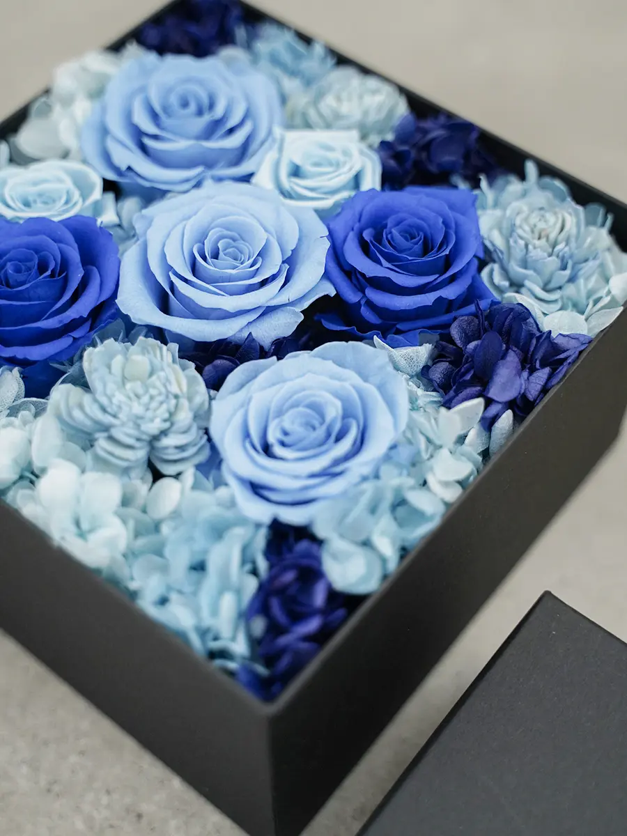 プリザーブドのボックスフラワー ブルー M｜フラスタ・楽屋花のSakaseru