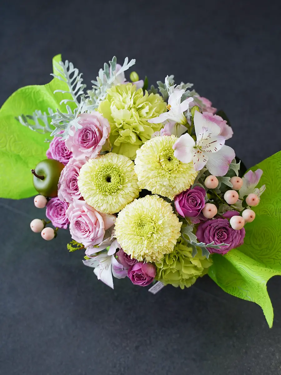 専用 フラワーアレンジ♡マスカレード キャンディ生花アレンジ グリーン S｜フラスタ・楽屋花のSakaseru