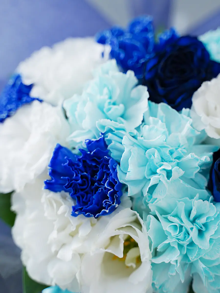 ラッピングが選べるラウンドの生花アレンジ ブルー S｜フラスタ・楽屋