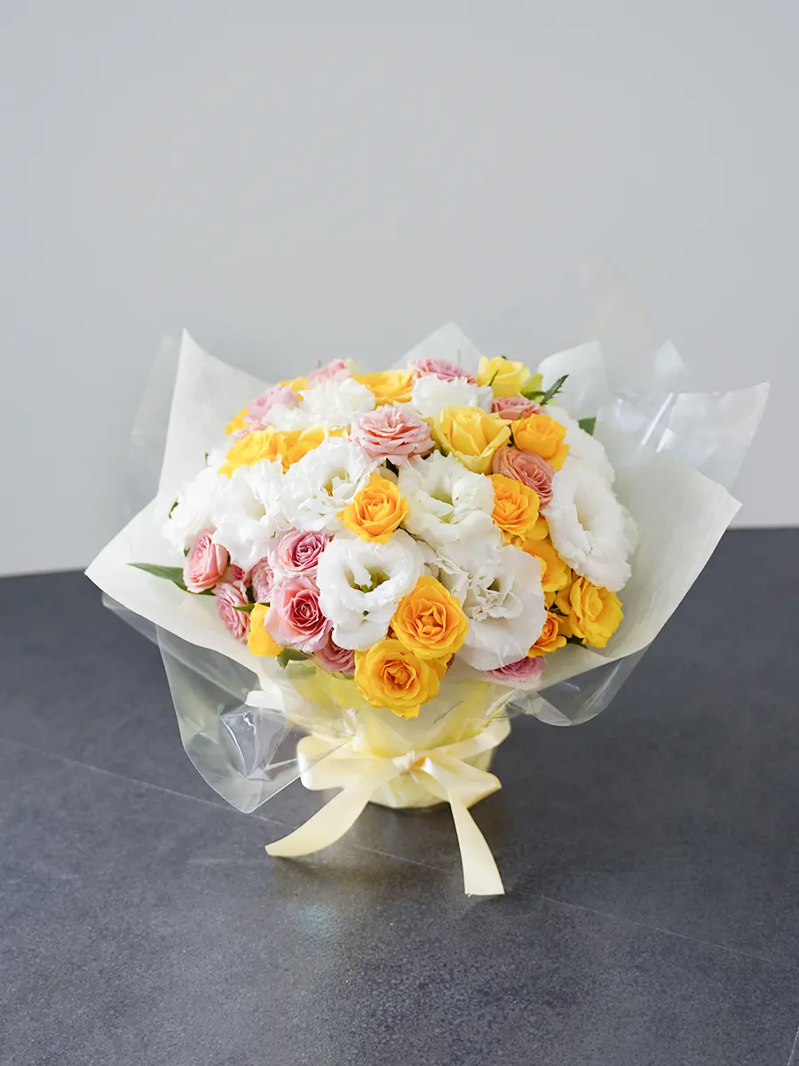 ラッピングが選べるラウンドの生花アレンジ 黄色 M｜フラスタ・楽屋花