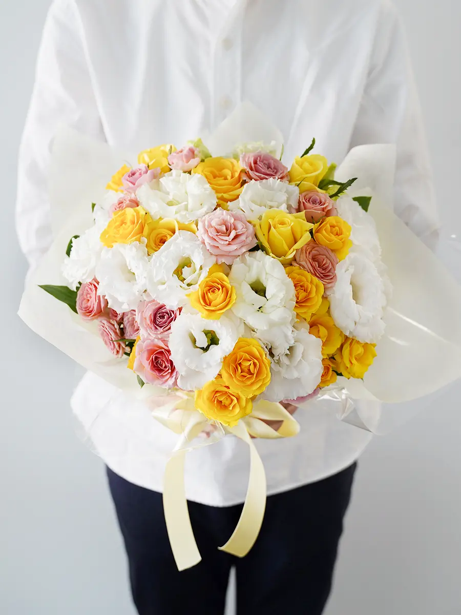 ラッピングが選べるラウンドの生花アレンジ 黄色 M｜フラスタ・楽屋花