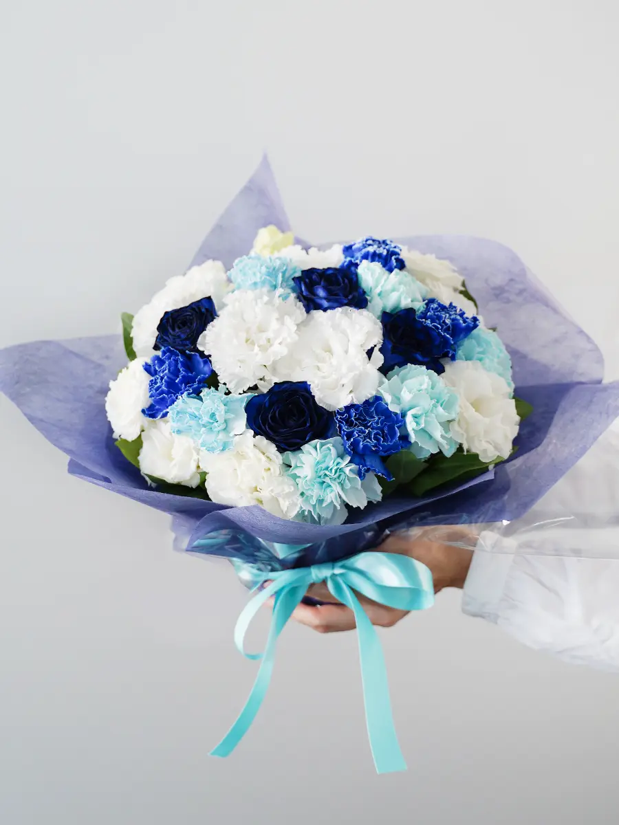 オーダーページミニチュア花のアレンジメント ラッピングが選べるラウンドの生花アレンジ ブルー M｜フラスタ
