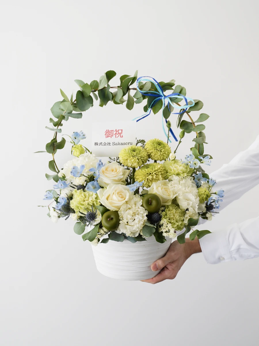 専用 フラワーアレンジ♡マスカレード アーチの生花アレンジ 白 S｜フラスタ・楽屋花のSakaseru