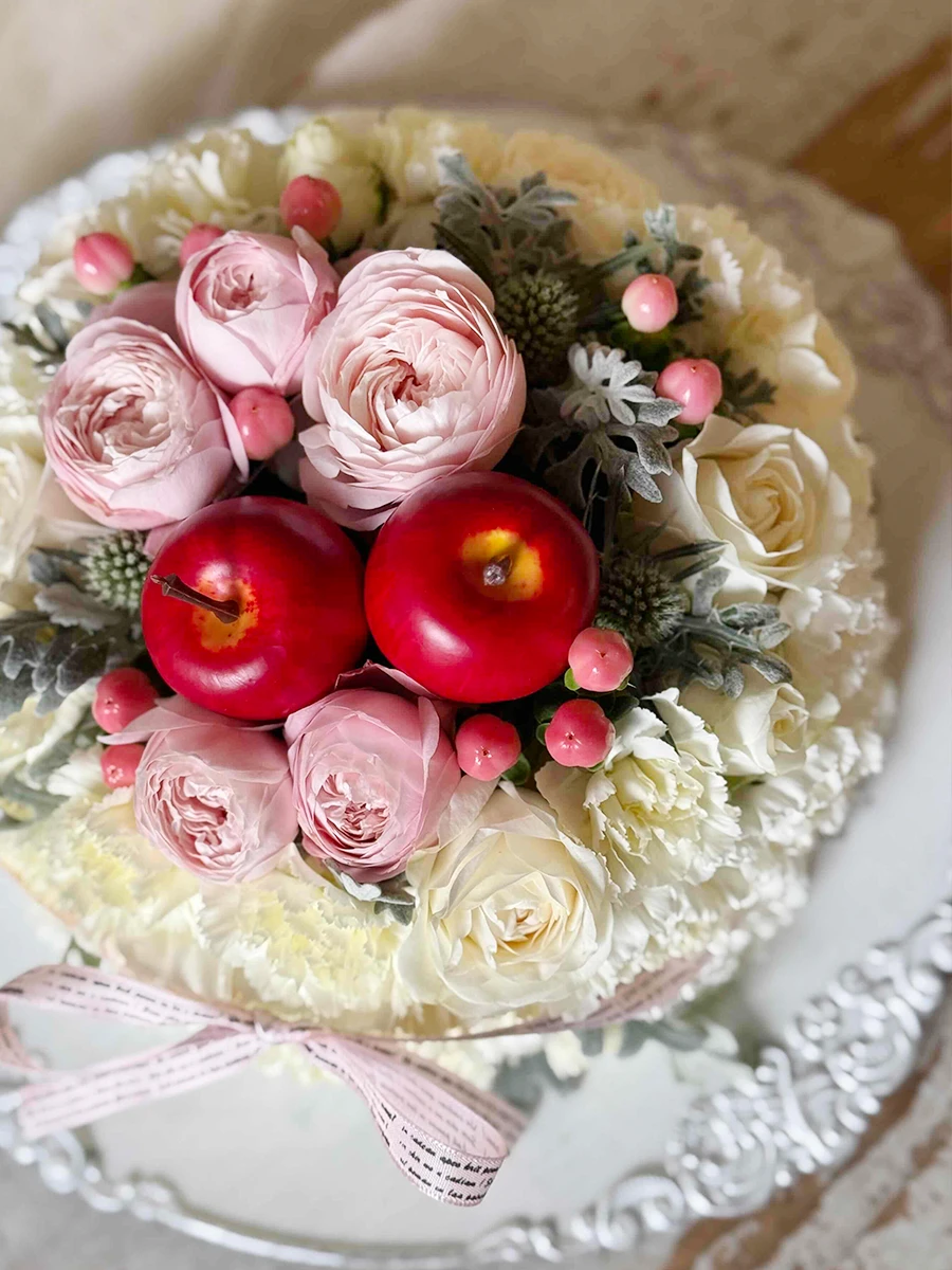 フラワーケーキ 誕生日 アーティフィシャルフラワー 生花のフラワーケーキ M｜フラスタ・楽屋花のSakaseru