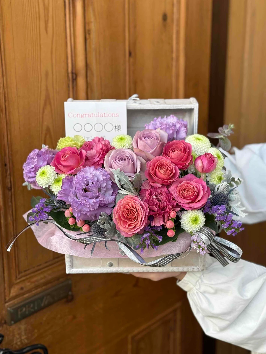 生花のトレジャーボックスアレンジ ピンク紫 M｜フラスタ・楽屋花の