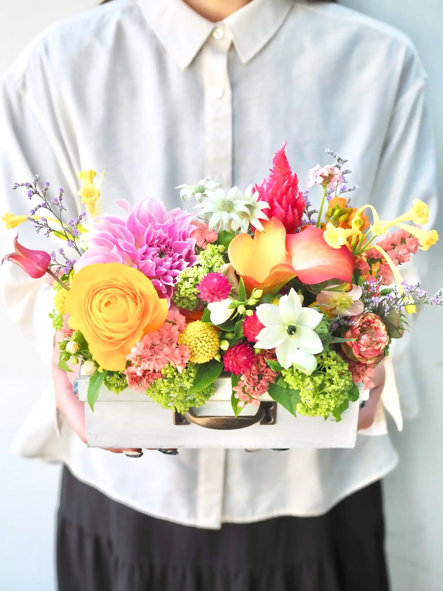 ウッドトランク生花アレンジ ミックス M