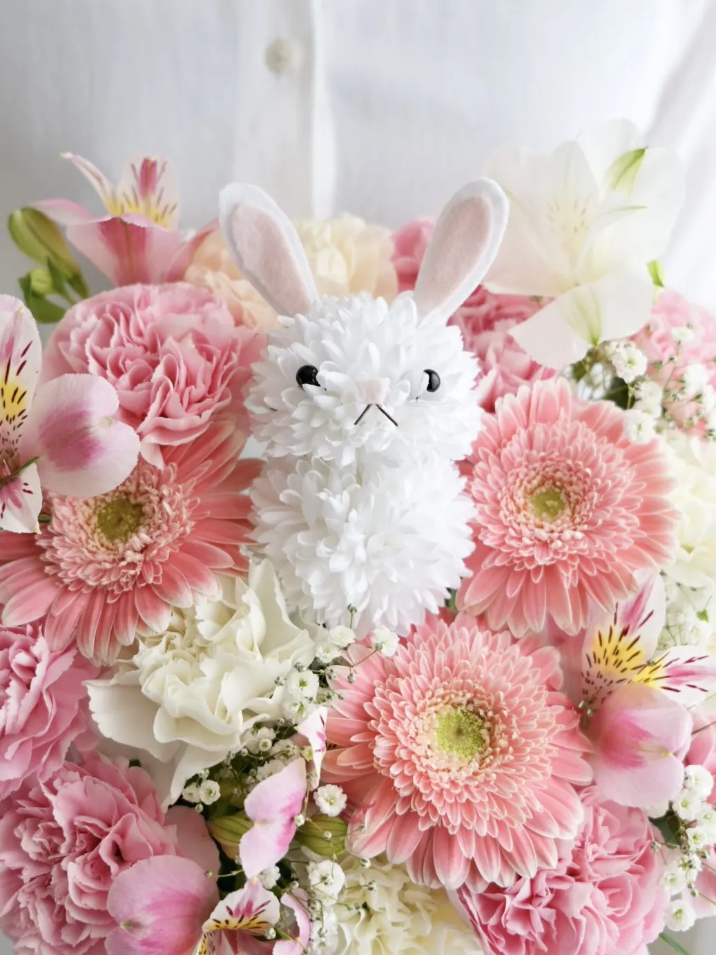うさぎのアニマルアレンジ ピンク M｜フラスタ・楽屋花のSakaseru