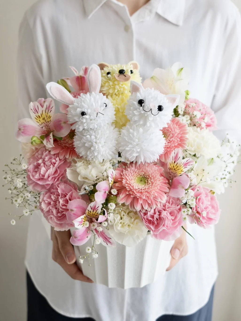 うさぎのアニマルアレンジ おまかせ M｜フラスタ・楽屋花のSakaseru