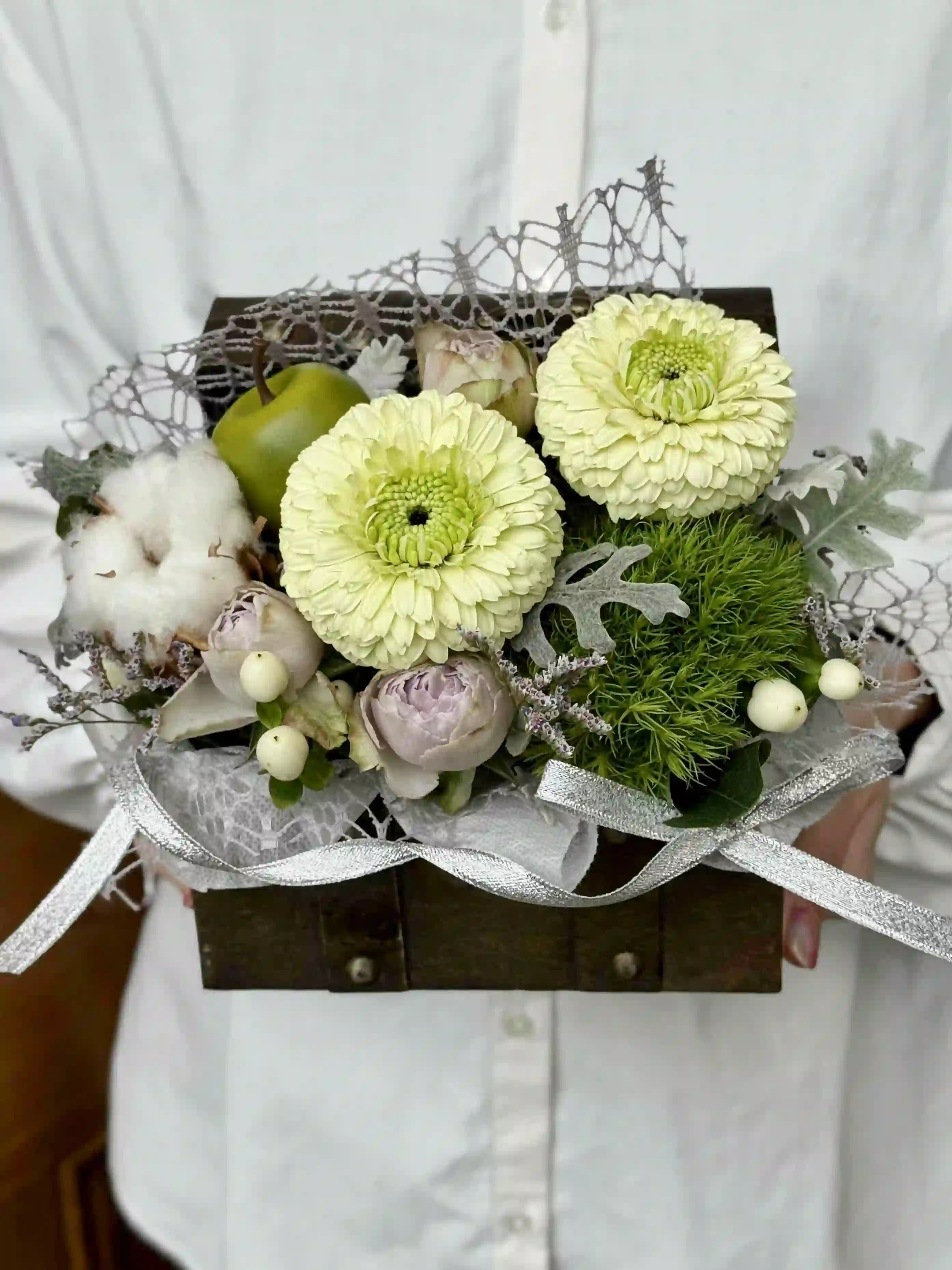 冬限定】生花のトレジャーボックスアレンジ くすみカラー S｜フラスタ