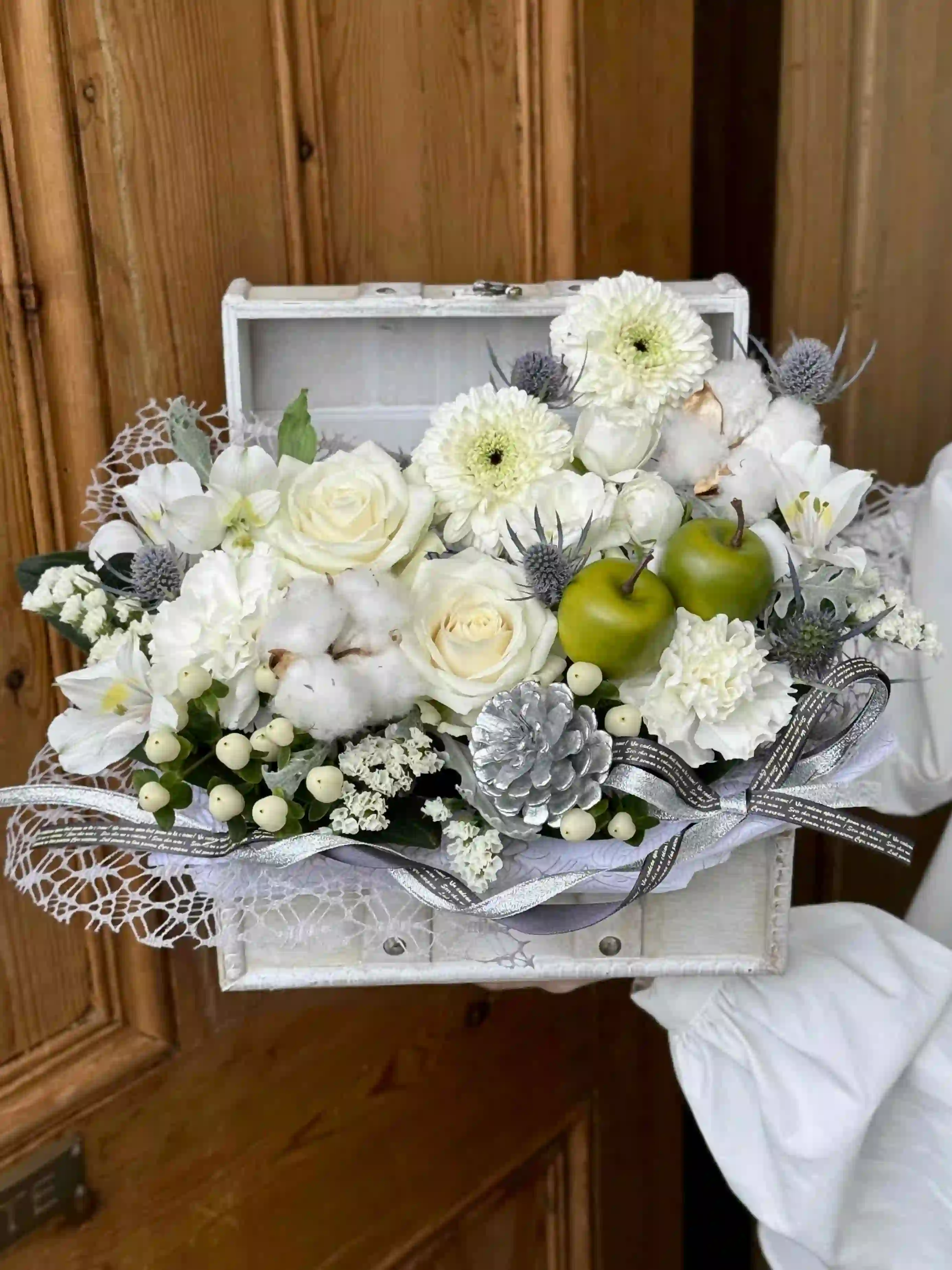 【冬限定】生花のトレジャーボックスアレンジ ホワイト M