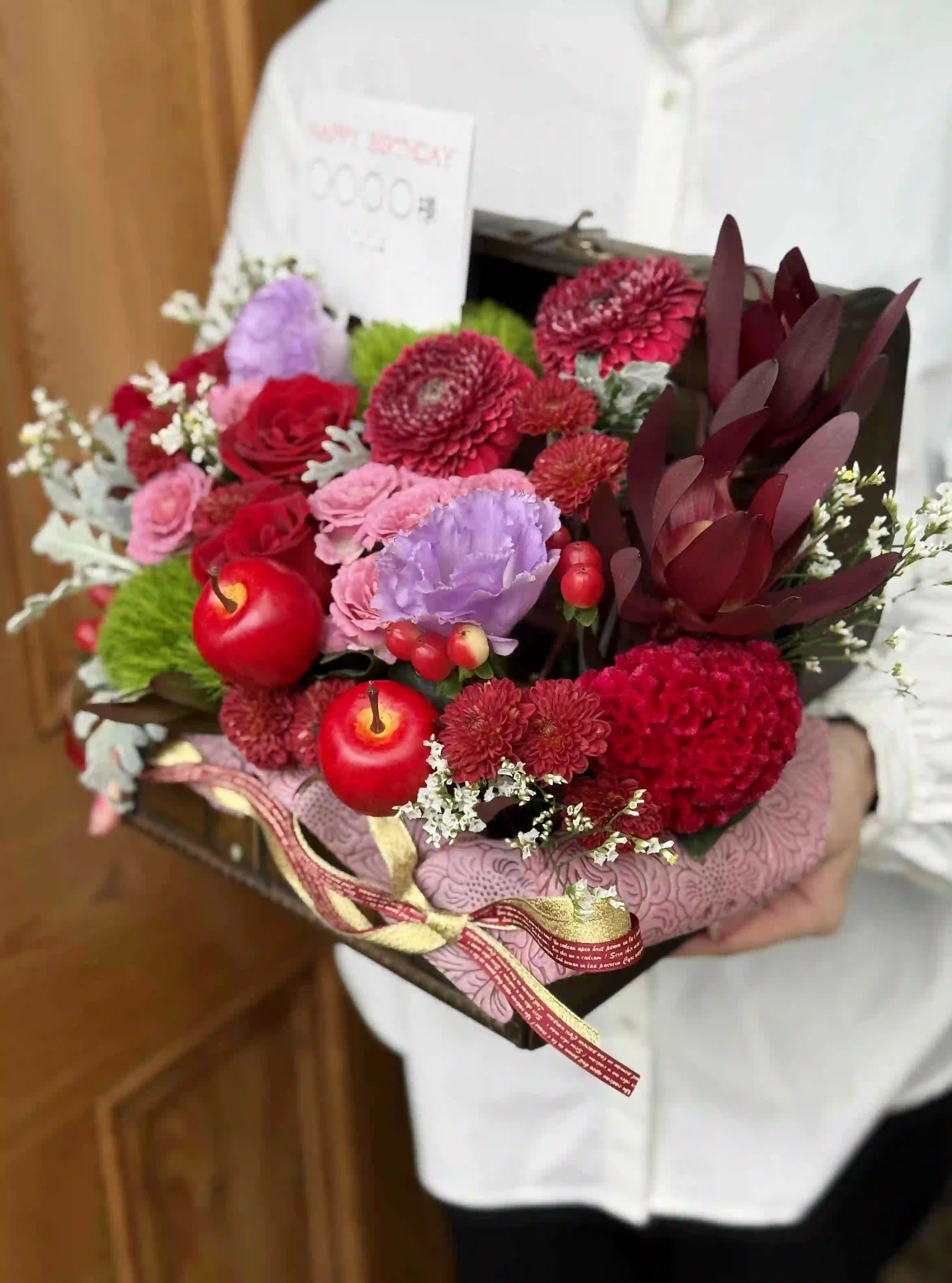 生花のトレジャーボックスアレンジ 赤ミックス M｜フラスタ・楽屋花の