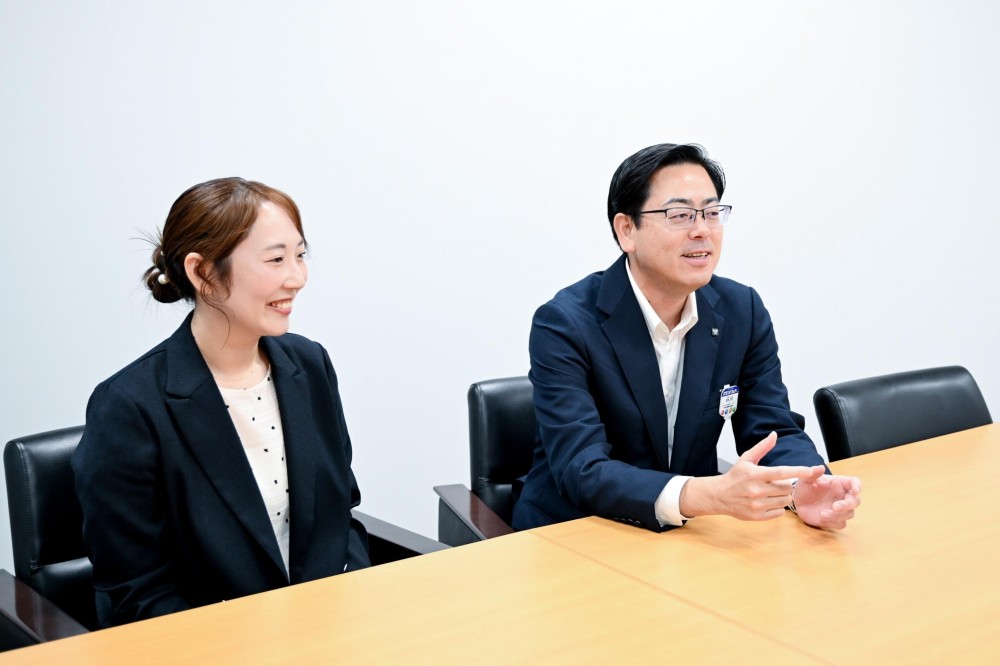 “印字された会社名がまたいいんですよ。唯一無二でみるたびに思い出しますからね”