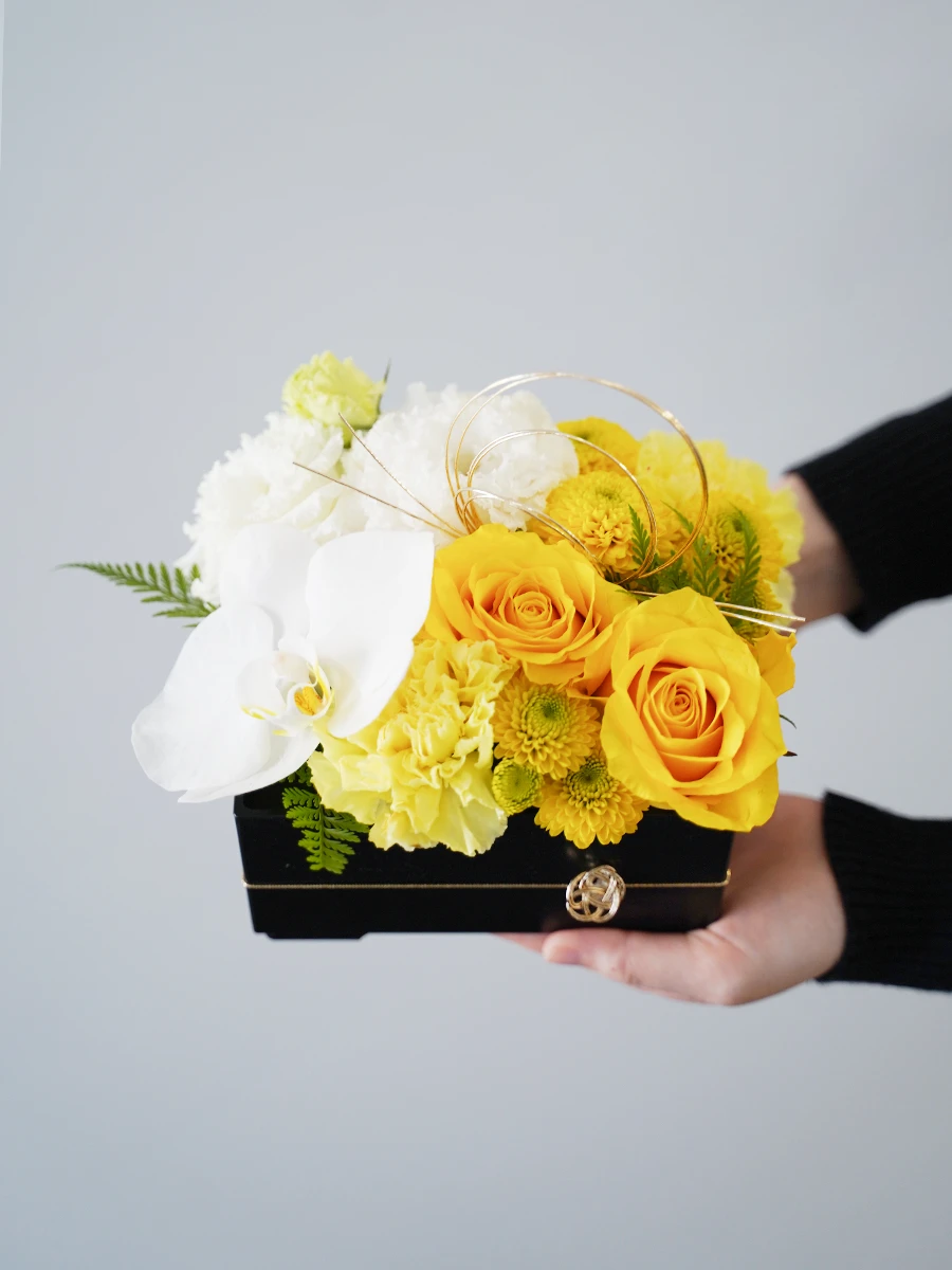 胡蝶蘭の和モダン生花アレンジ 黄色 S