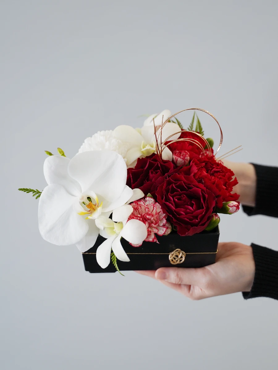 胡蝶蘭の和モダン生花アレンジ 赤 S