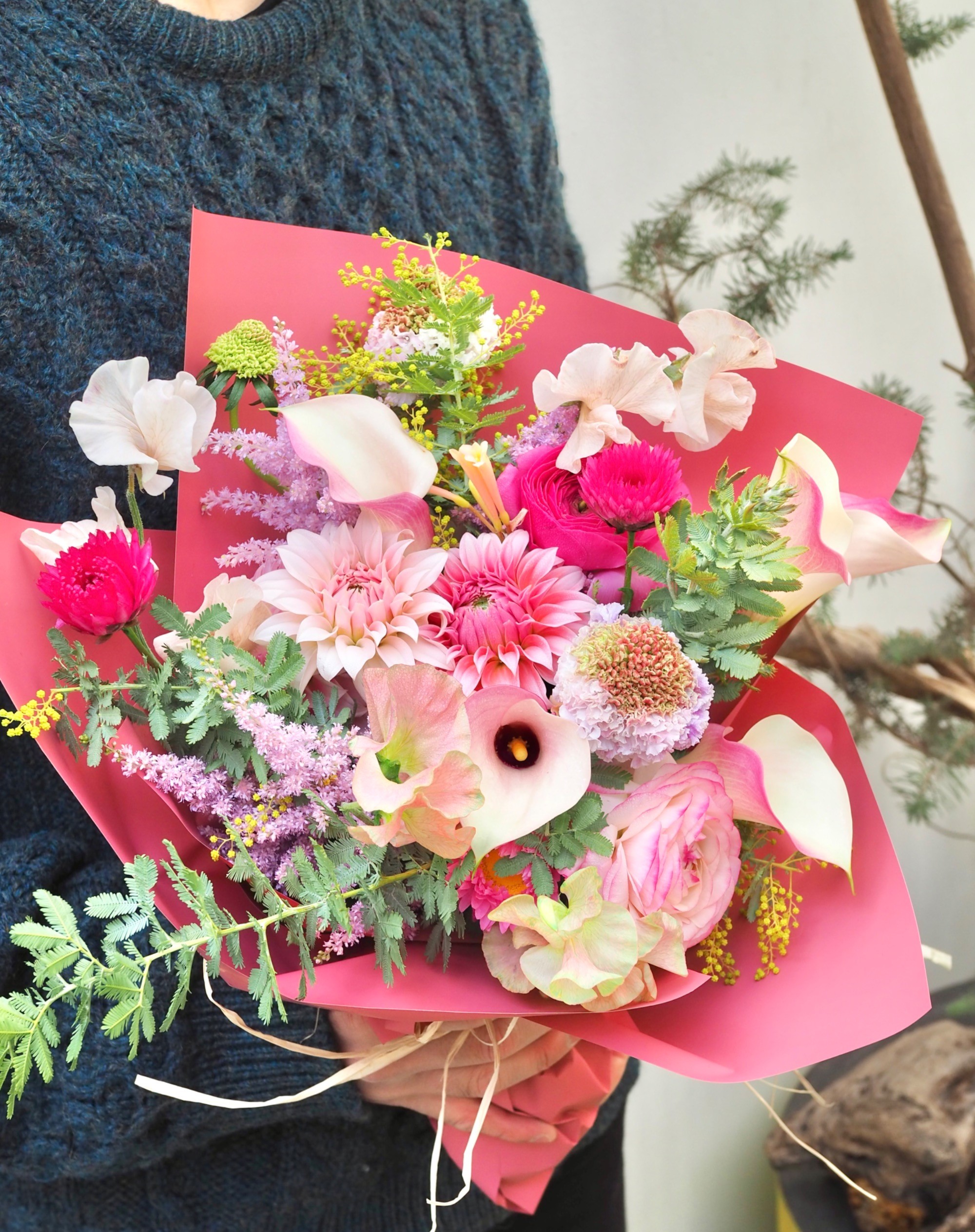 「感謝の気持ちを込めて」華やかなバースデフラワー