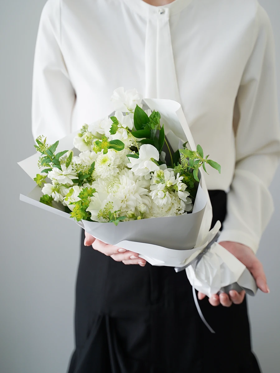 季節のお供えお悔やみ花束アレンジ 白グリーン S