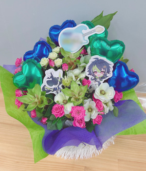 カラフルなミニハートバルーンがかわいいご出演祝い花・楽屋花