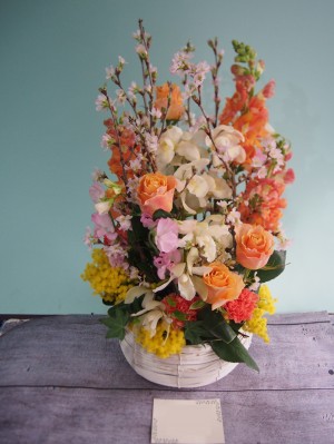 季節のお花でお作りした傘寿 祝い花
