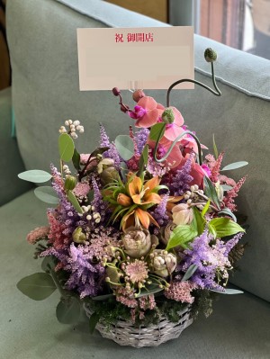 シックで躍動感あふれるご開店祝い花