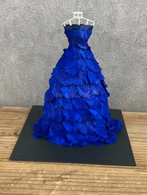 ウェディングドレスをモチーフにおつくりしたフラワードレス