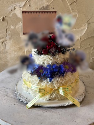 イメージカラーでおつくりしたフラワーケーキ ご出演祝い花・楽屋花
